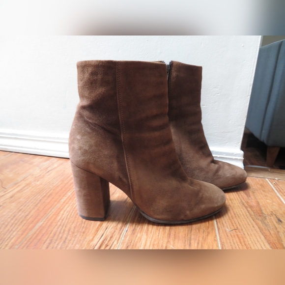 Vintage Aldo suede heels - Picture 2 of 8